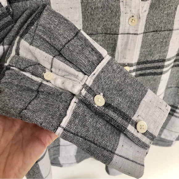 Madewell plaid collarless swingy bottom down blouse, size XS - Picture 4 of 9